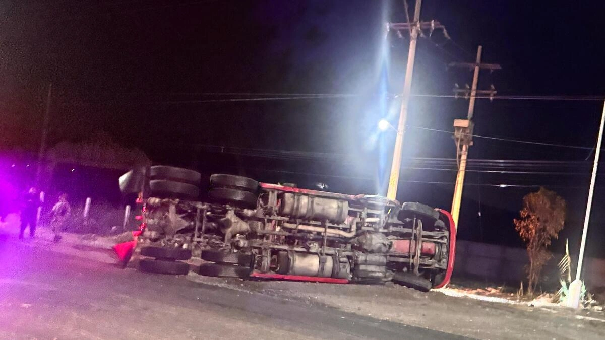 Policía de Tecamachalco detiene a asaltantes y recupera un tractocamión