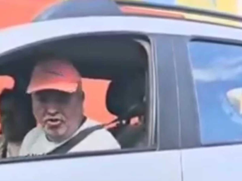 Conductor evidenciado por tirar basura no es coach de los Aztecas de la Udlap