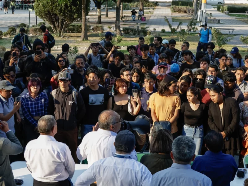 Alumnos de la BUAP acceden a reabrir la DAE solo si cancelan las clases  