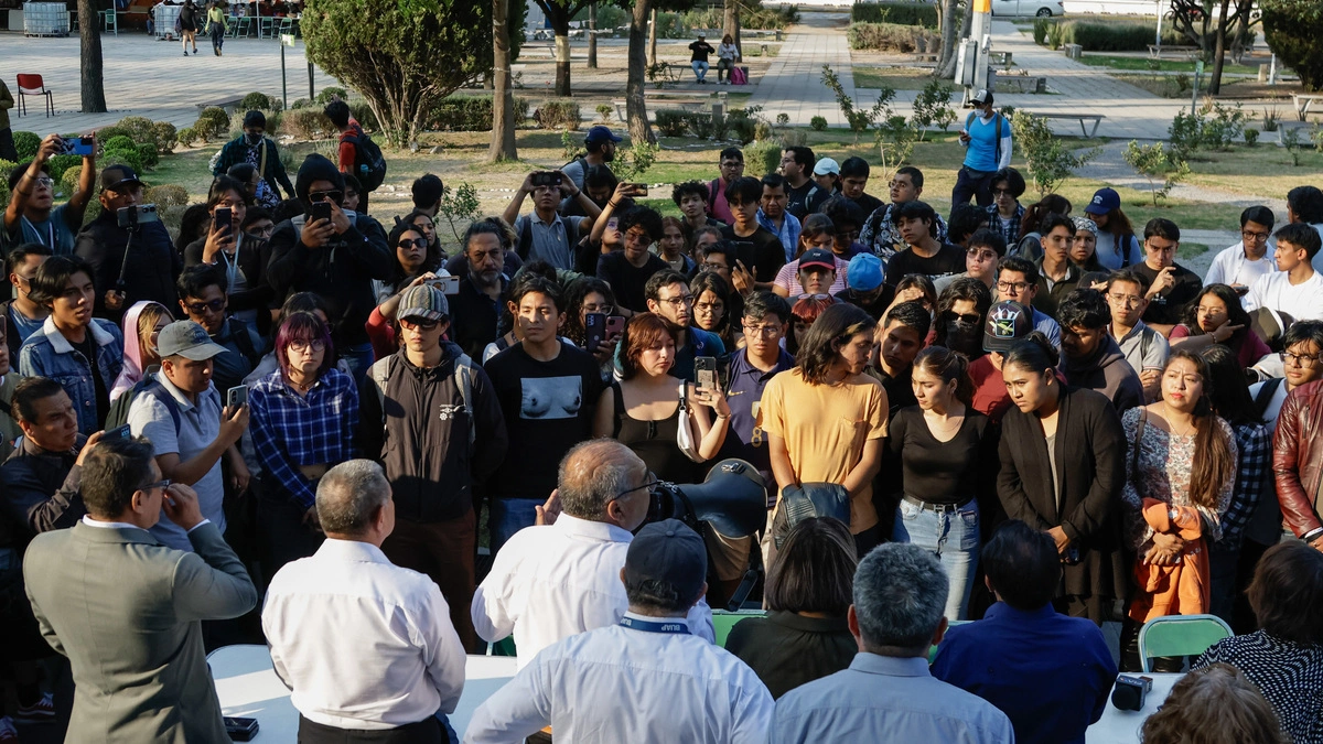 Alumnos de la BUAP acceden a reabrir la DAE solo si cancelan las clases  