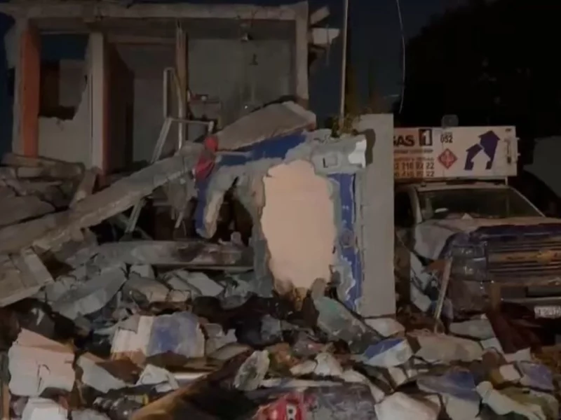 Explosión por acumulación de gas deja tres lesionados en Geo Villas del Sur 