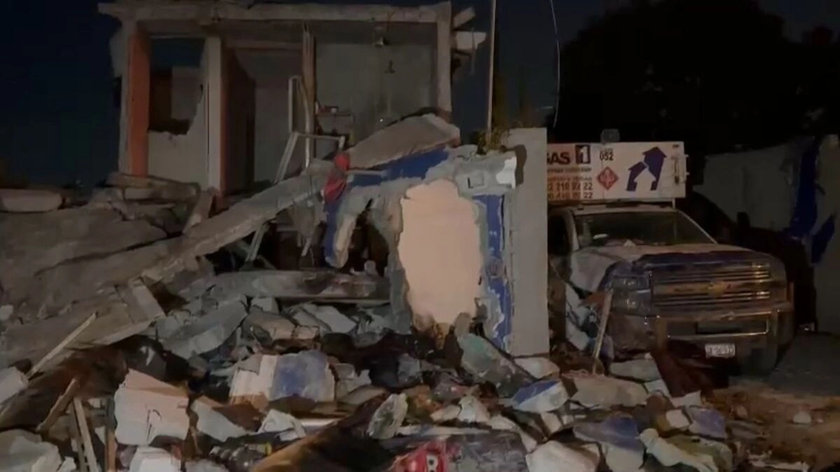 Explosión por acumulación de gas deja tres lesionados en Geo Villas del Sur 