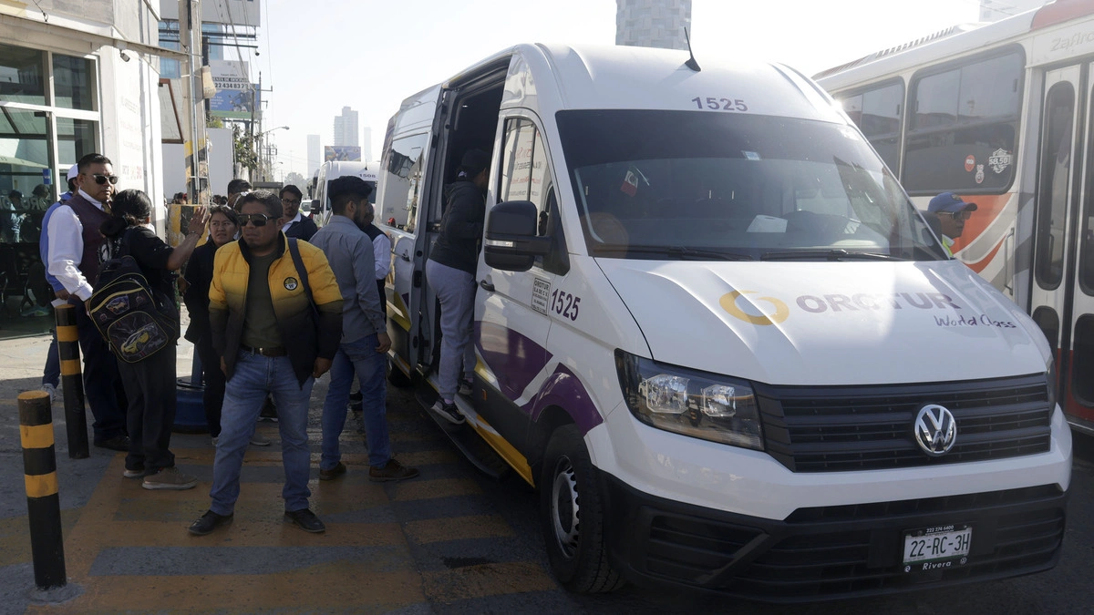 Grupo Oro también entrará al quite de los taxis pirata en Lomas de Angelópolis  