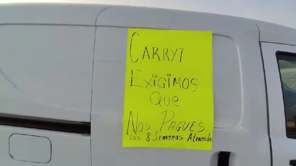 La mañana de este 25 de marzo, trabajadores de Mercado Libre en Puebla se manifestaron.