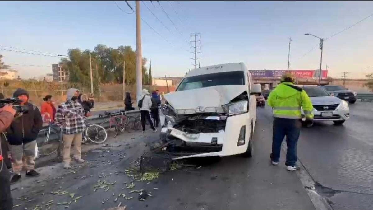 Choque deja cinco peregrinos lesionados en Periférico Ecológico  