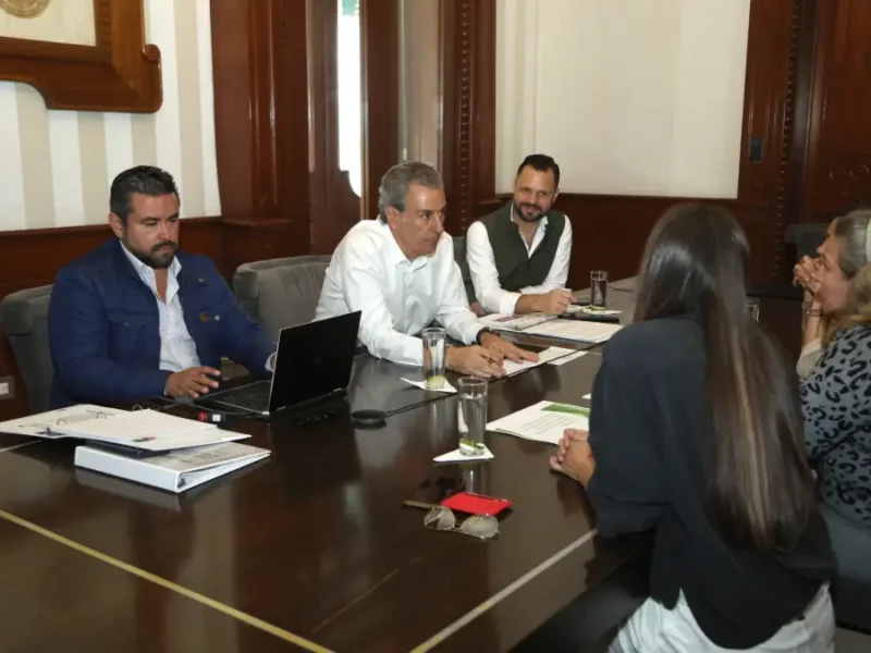 Encabeza Pepe Chedraui reunión informativa del Programa Estacionamiento Rotativo