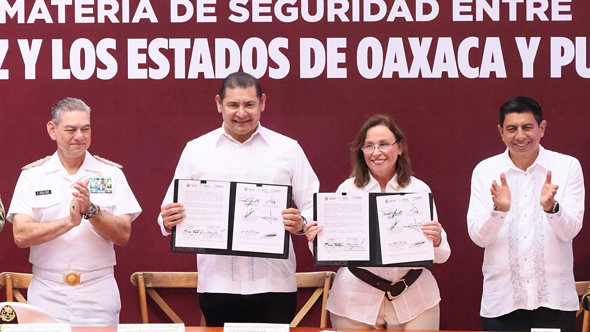 Puebla firma convenio de seguridad con Veracruz; reforzarán vigilancia en carreteras  