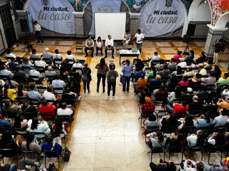 Ariadna Ayala impulsa a emprendedores de Atlixco con apoyo al registro de marca.