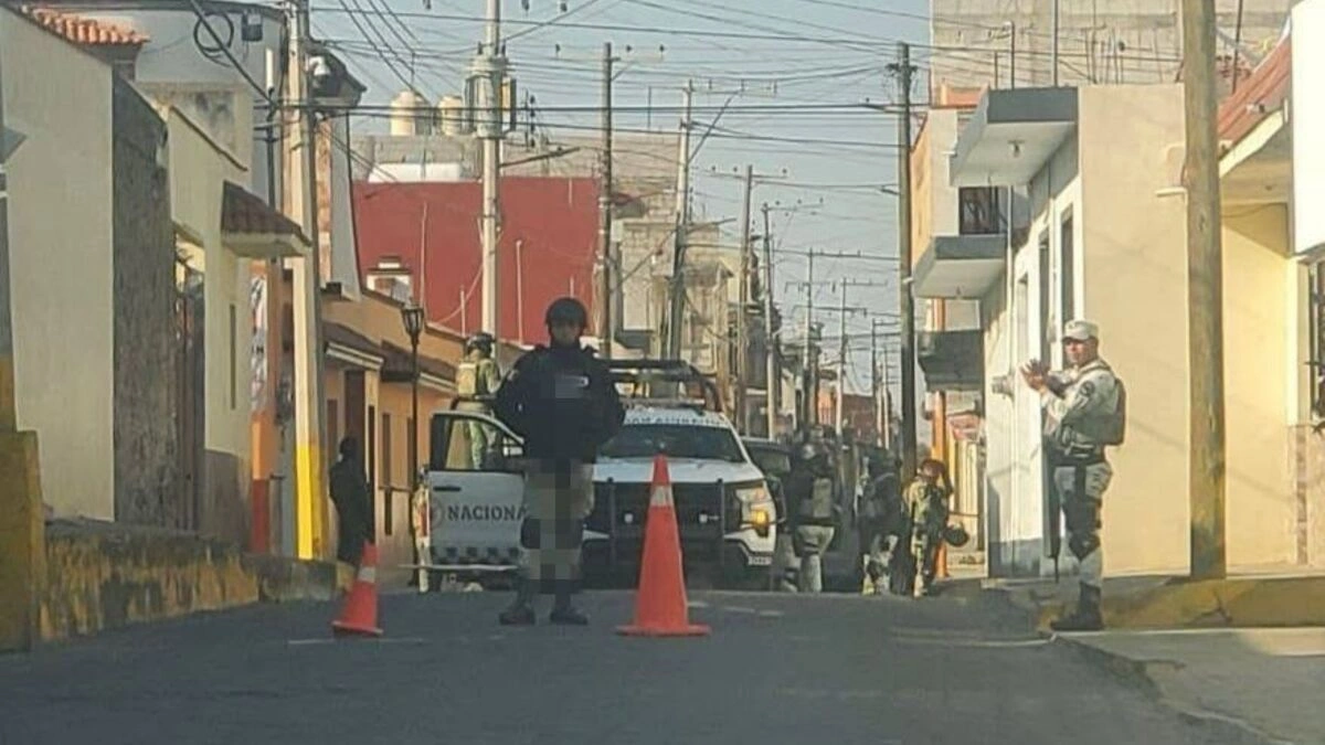 Autoridades federales catean los domicilios de los hermanos Vieyra en Tlachichuca  