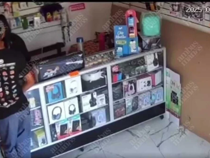 VIDEO: Exhiben a pervertido que se masturba mientras acosa a una joven en Villa Frontera
