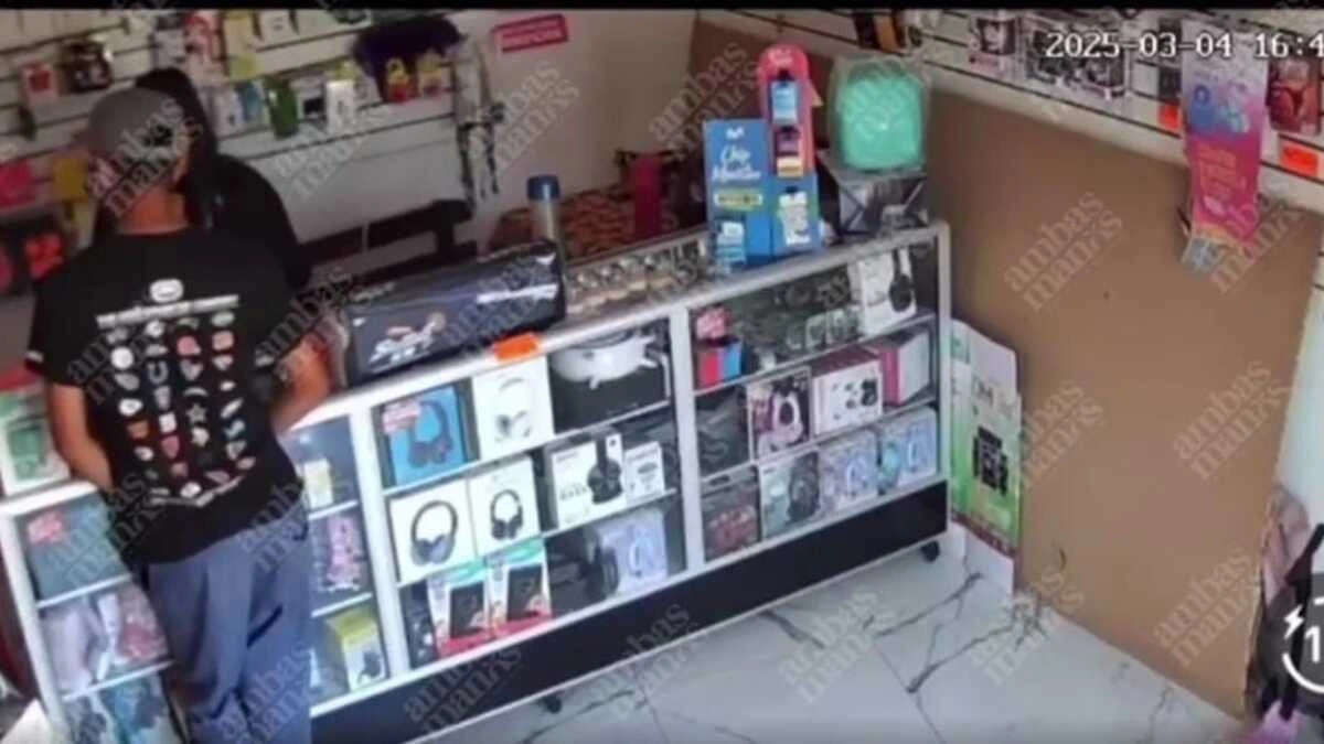 VIDEO: Exhiben a pervertido que se masturba mientras acosa a una joven en Villa Frontera