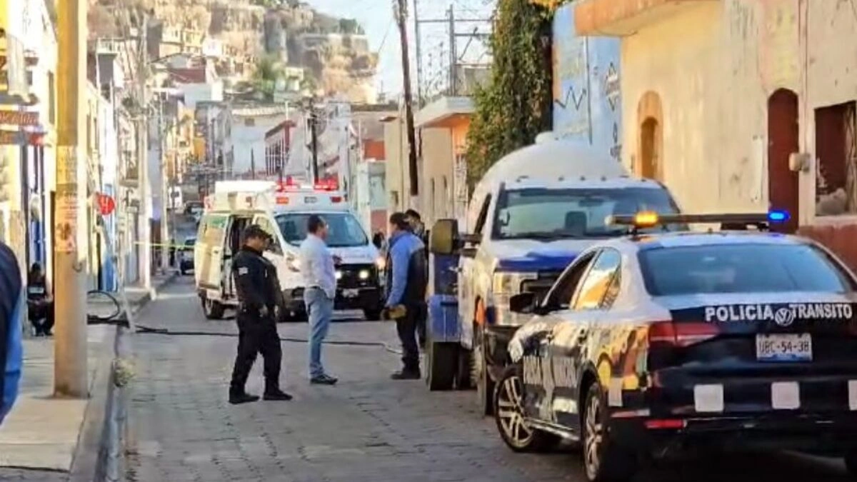 Mujer muere atropellada por una pipa de gas LP en Atlixco