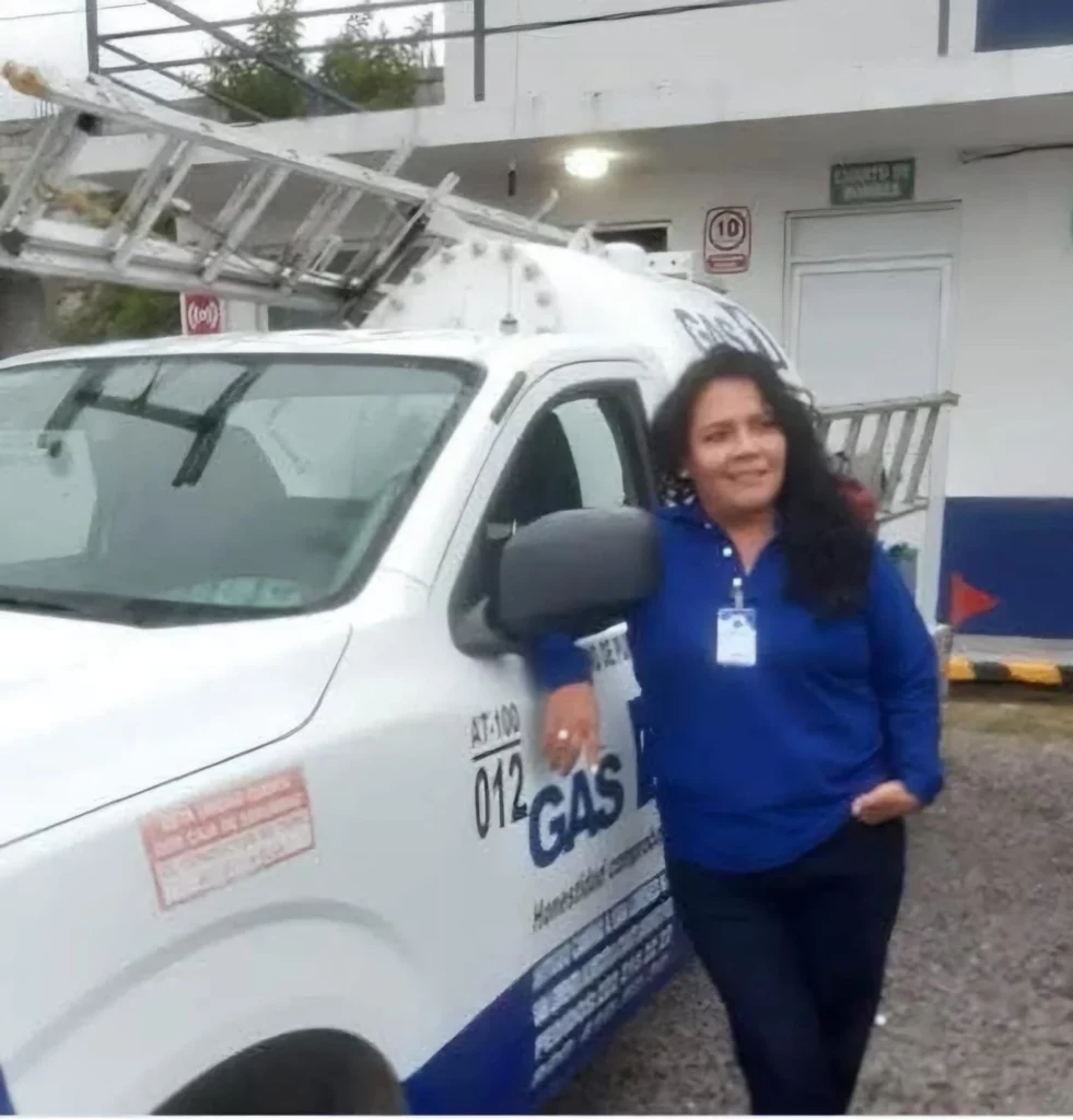 Una mujer identificada como Mariana murió atropellada por su propia pipa de gas LP en calles del municipio de Atlixco, Puebla.