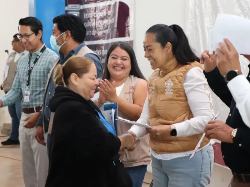 Ariadna Ayala encabeza nueva entrega de becas RIta Cetina en Atlixco