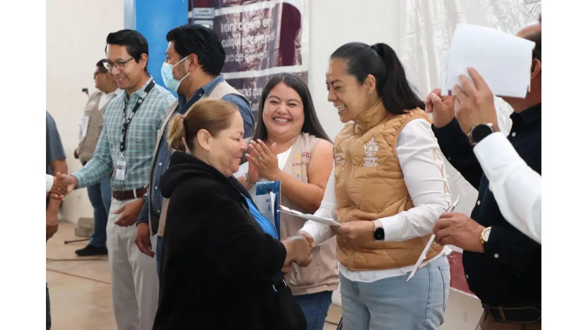 Ariadna Ayala encabeza nueva entrega de becas RIta Cetina en Atlixco