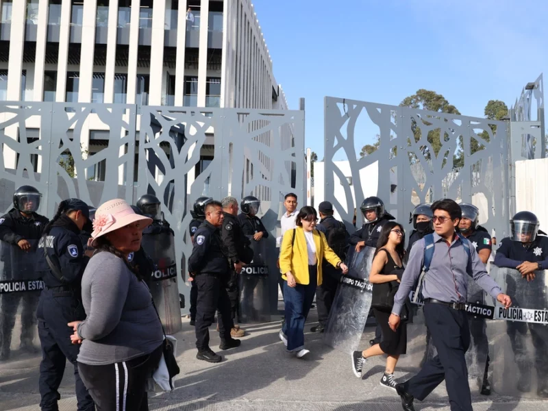 Tras bloqueo de pobladores, nueva sede del Congreso de Puebla tendrá salida de emergencia