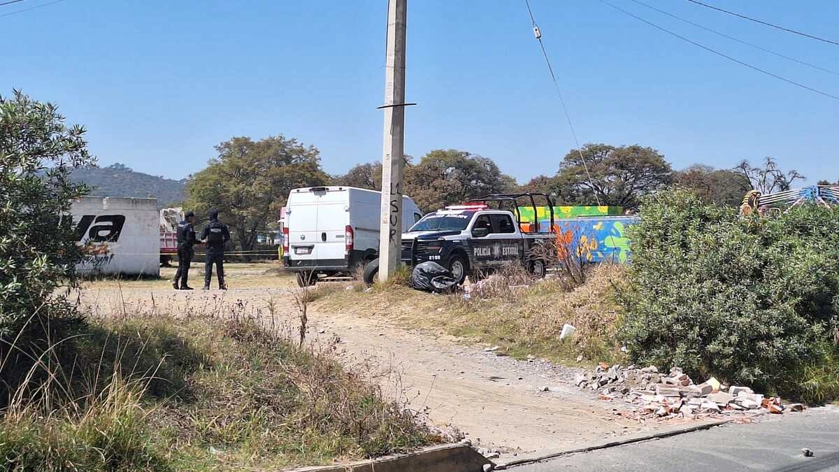 Abandonan cuerpo al interior de una camioneta en San Salvador Chachapa
