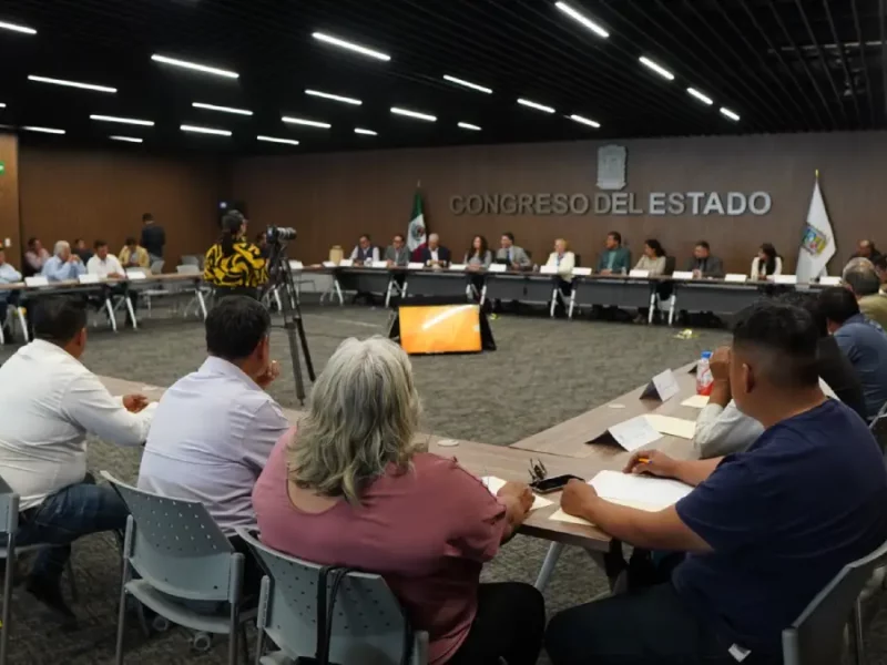 Realizan mesa de trabajo en Congreso para fortalecer al campo poblano