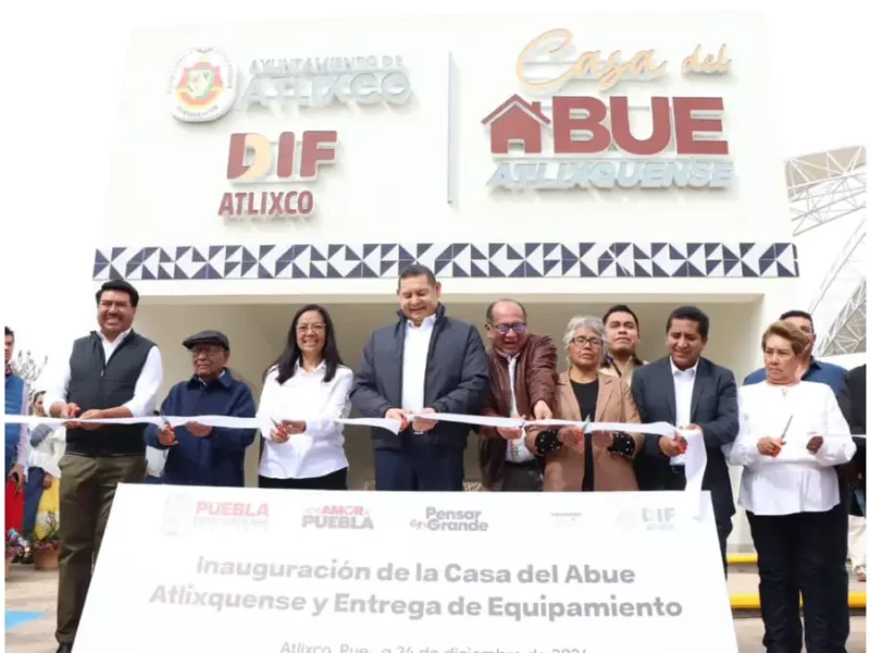 Alejandro Armenta y Ariadna Ayala inaugura la casa del abue Atlixquense