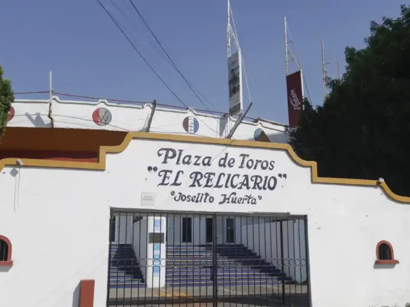 Gobierno de Puebla analiza permanencia de corrida de toros y pelas de gallos en la feria.