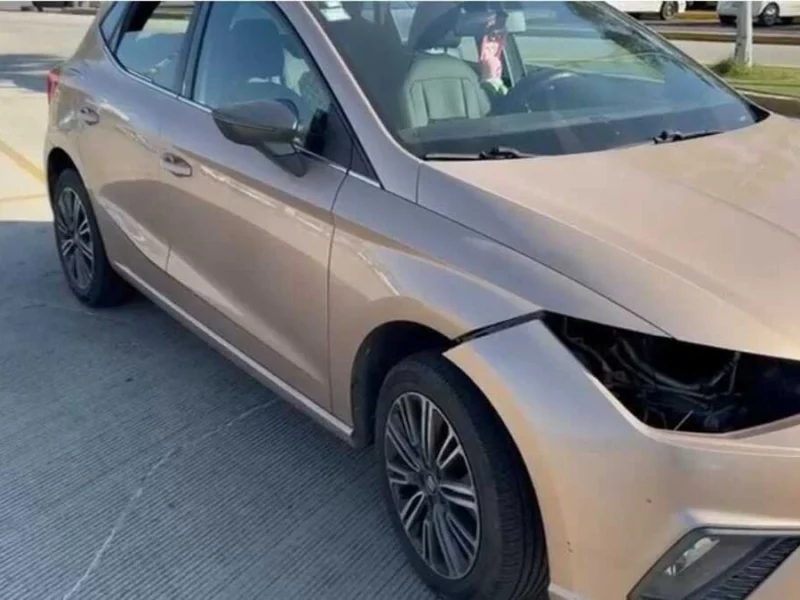 Desvalijan cinco autos de maestros en el estacionamiento del Estadio Cuauhtémoc