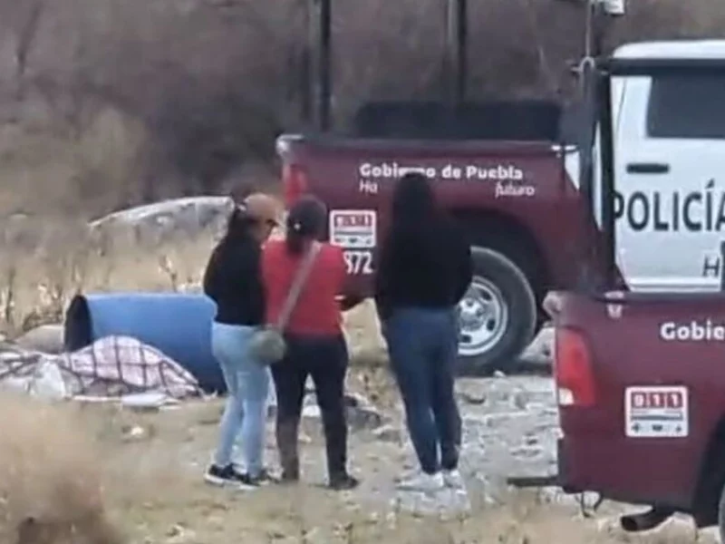 Localizan cadáver encobijado al interior de un tambo en la colonia Fundadores de Chapultepec
