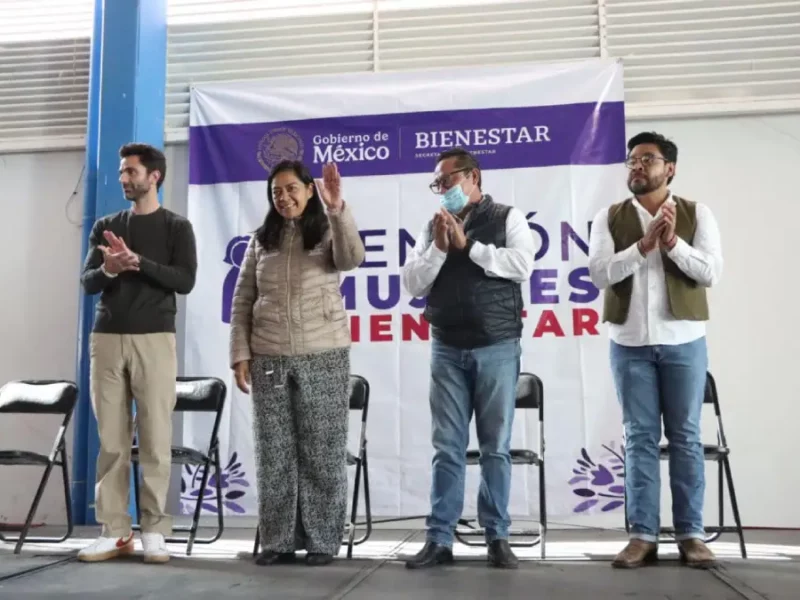En Atlixco, comienza entrega de tarjetas de programas de Claudia Sheinbaum.
