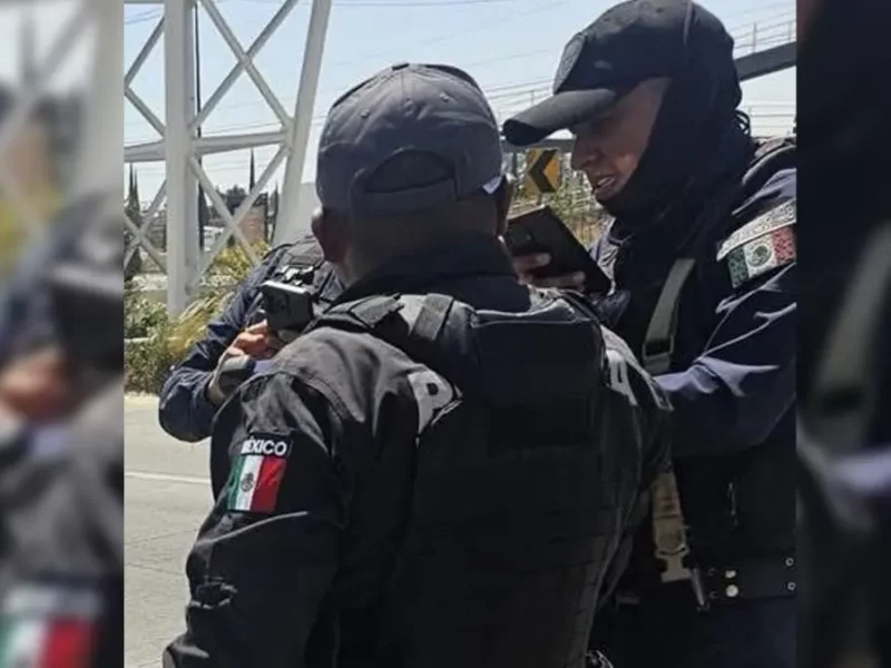Mujer denuncia que policías estatales intentaron extorsionarla en el Periférico Ecológico