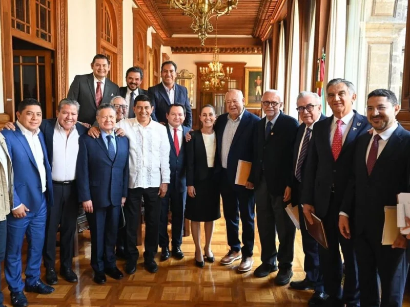 Sheinbaum se reúne con Armenta y demás gobernadores para revisar avances del IMSS-Bienestar
