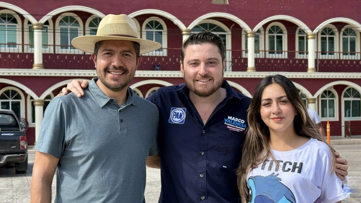 Lalo Rivera aparece en el mitin de Valencia en Venustiano Carranza