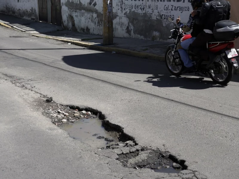 Lanzan licitación para realizar labores de bacheo en juntas auxiliares de Puebla 