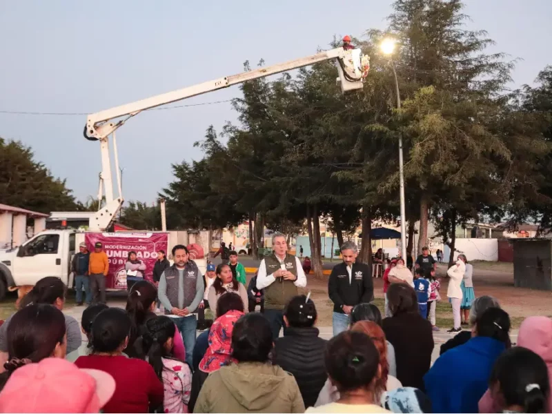 Instaló Gobierno de la Ciudad 140 luminarias LED en San Miguel Espejo
