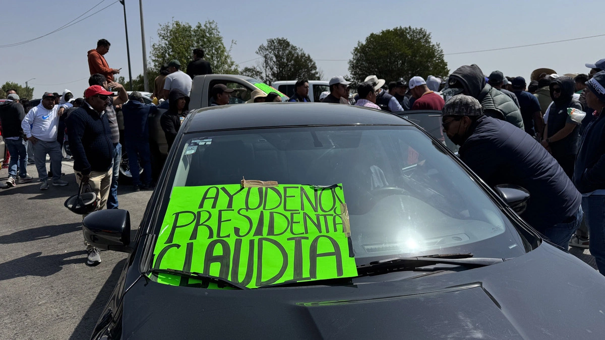Ahora hay manifestación en el Periférico Ecológico a la altura del C5  