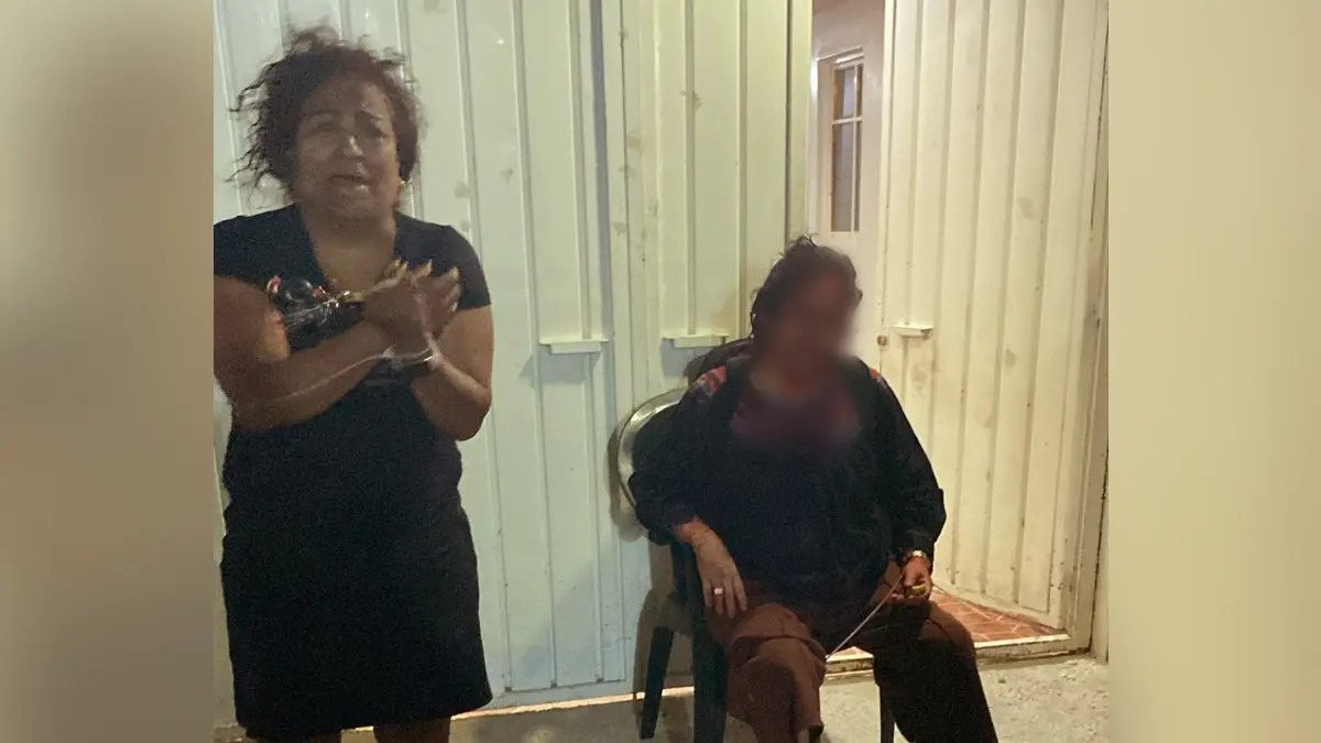Mujer es brutalmente golpeada durante asalto en San Francisco Totimehuacan  