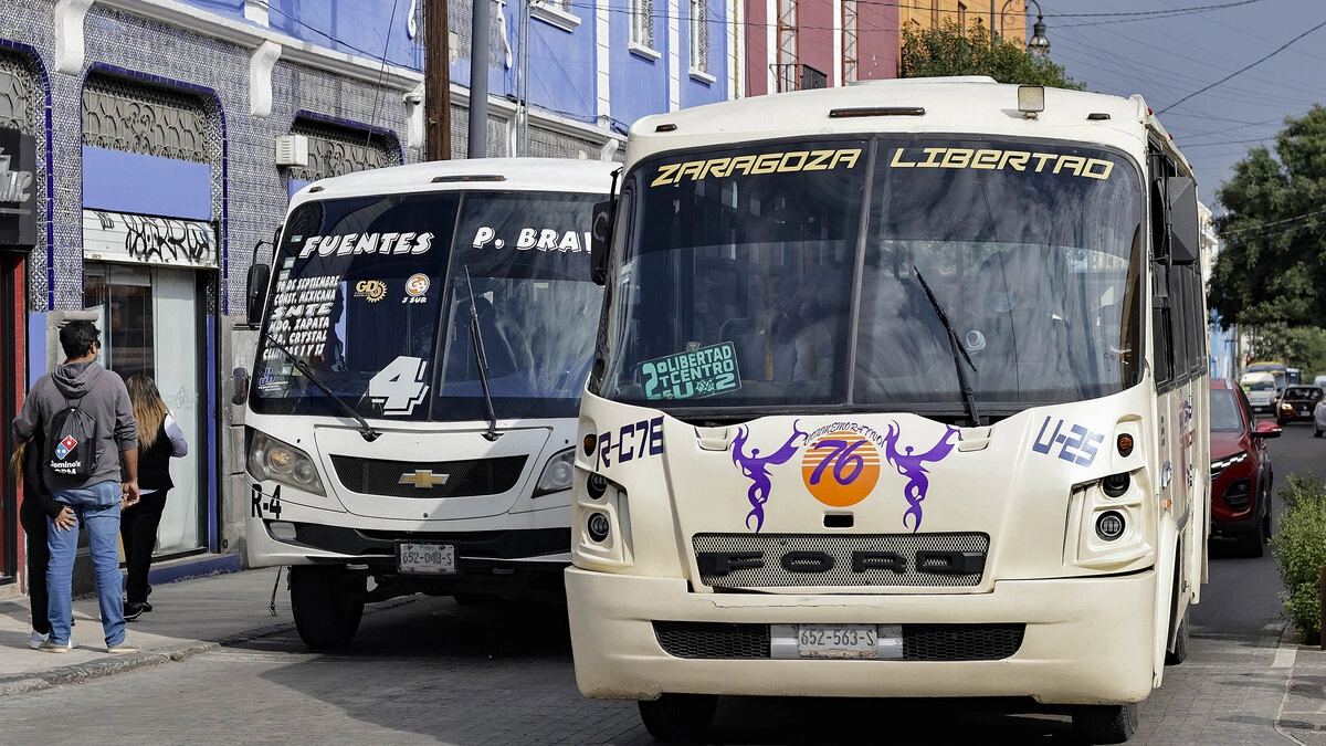 Mujeres tienen el 30% de las concesiones del transporte público en Puebla 