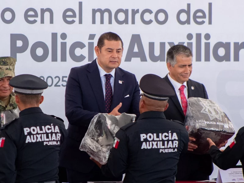 Armenta anuncia aumento salarial y acceso a programas sociales en la Policía Auxiliar