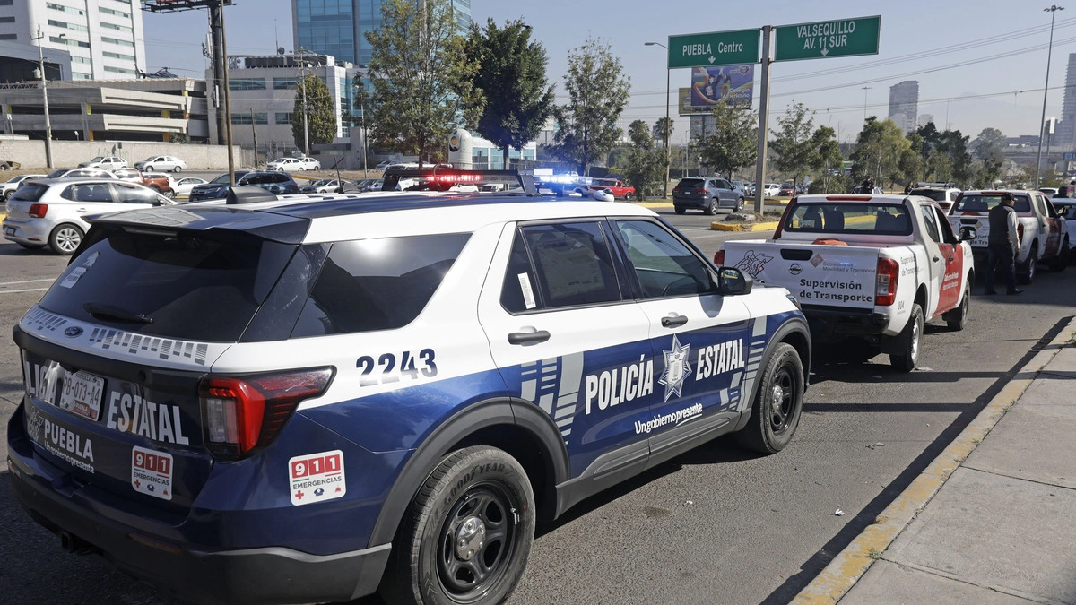 Aseguran unidades en operativo contra transporte pirata en Lomas de Angelópolis