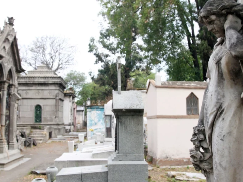 ¿Quiénes mueren más en Puebla, hombres o mujeres?