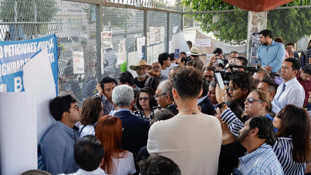 Facultades que mantienen paro en Ciudad Universitaria de la BUAP entregan por fin su pliego petitorio