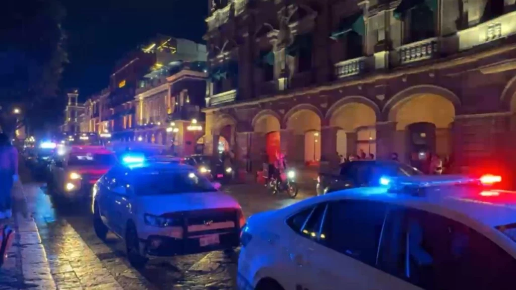 Localizan bomba molotov con esquirlas frente al OXXO de Bosques del Pilar