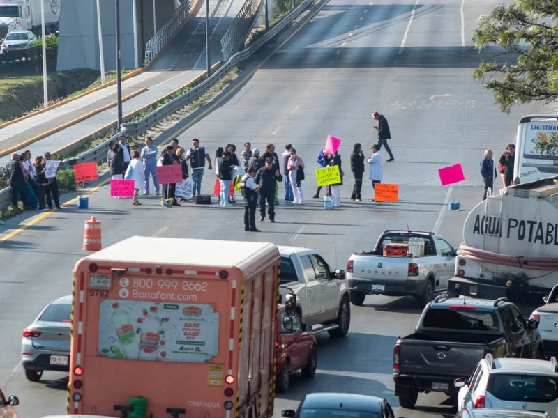 7 protestas en un día colapsan vialidades en Puebla