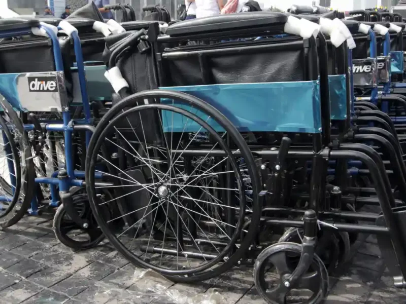 Gobierno buscará instalar fábrica de sillas para niños discapacitados en Puebla.