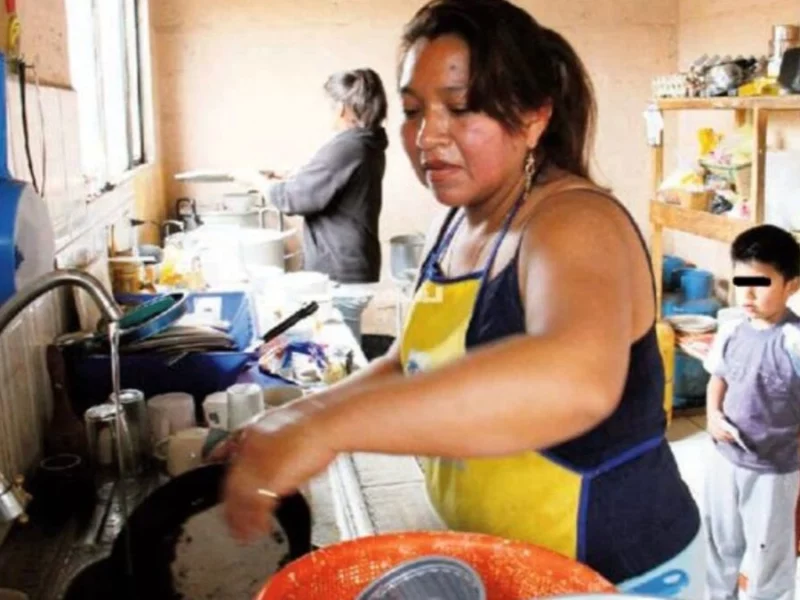Mujeres en Puebla invierten más tiempo en los trabajos del hogar sin remuneración y en desigualdad 