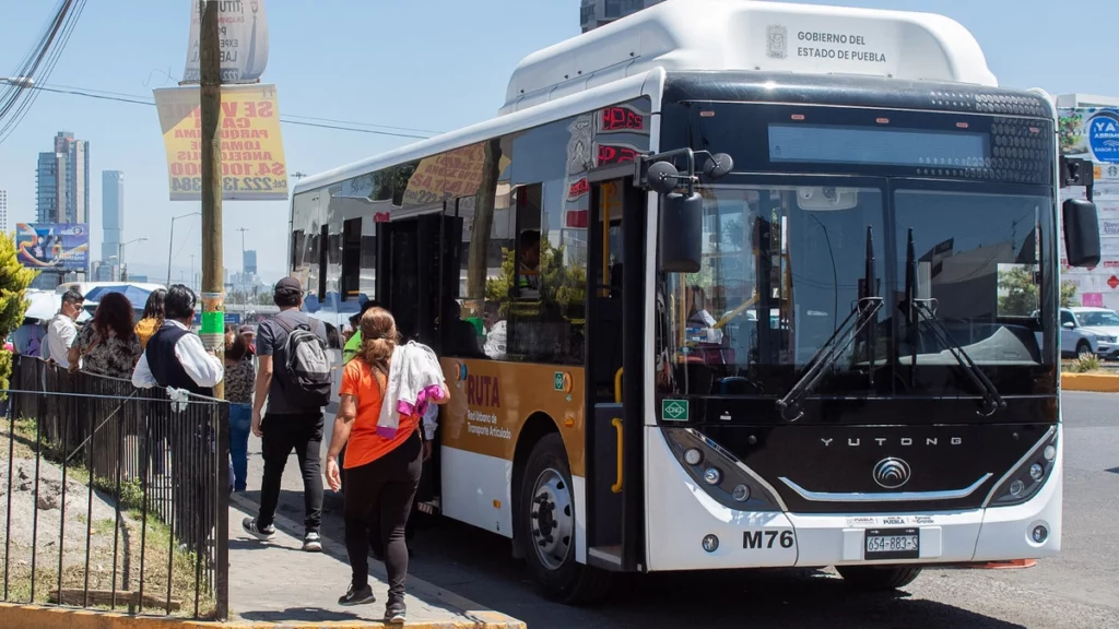 ¿Por qué el Gobierno de Puebla no puede habilitar transporte público en Lomas de Angelópolis?