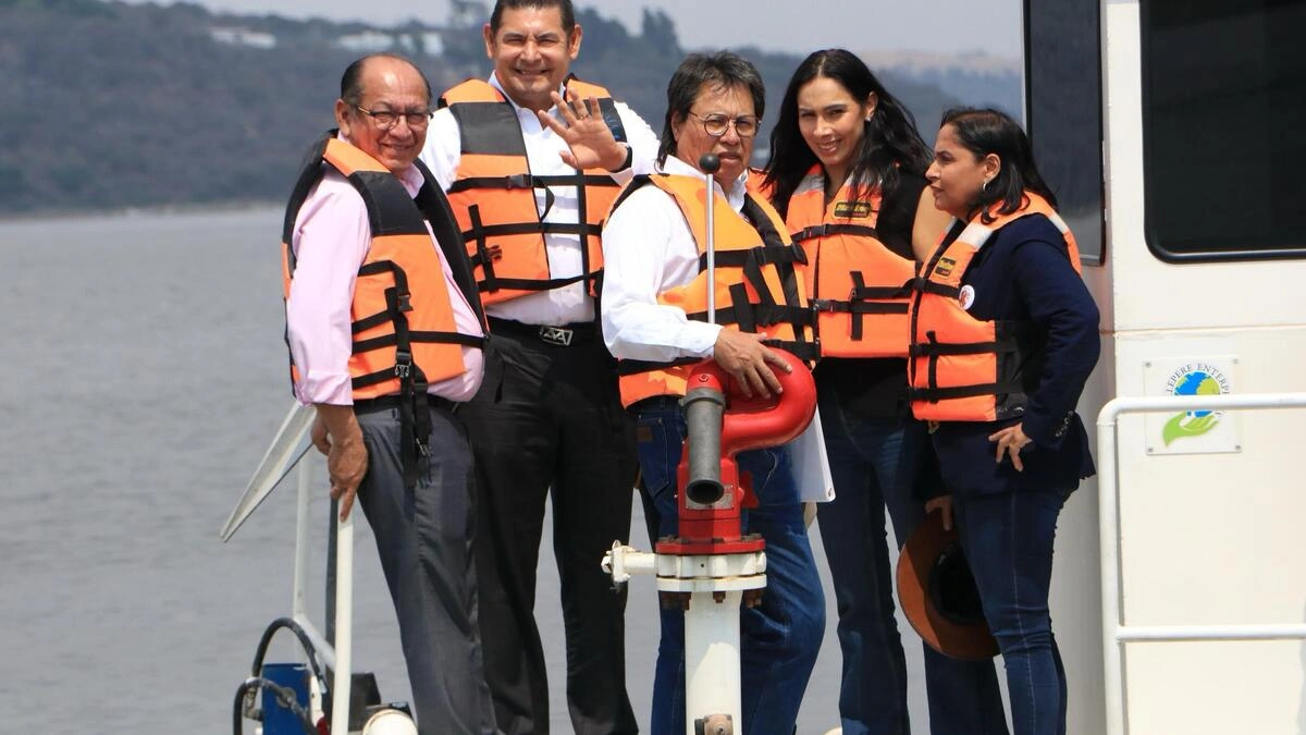 Armenta recorre Presa de Valsequillo; evaluarán los barcos saneadores