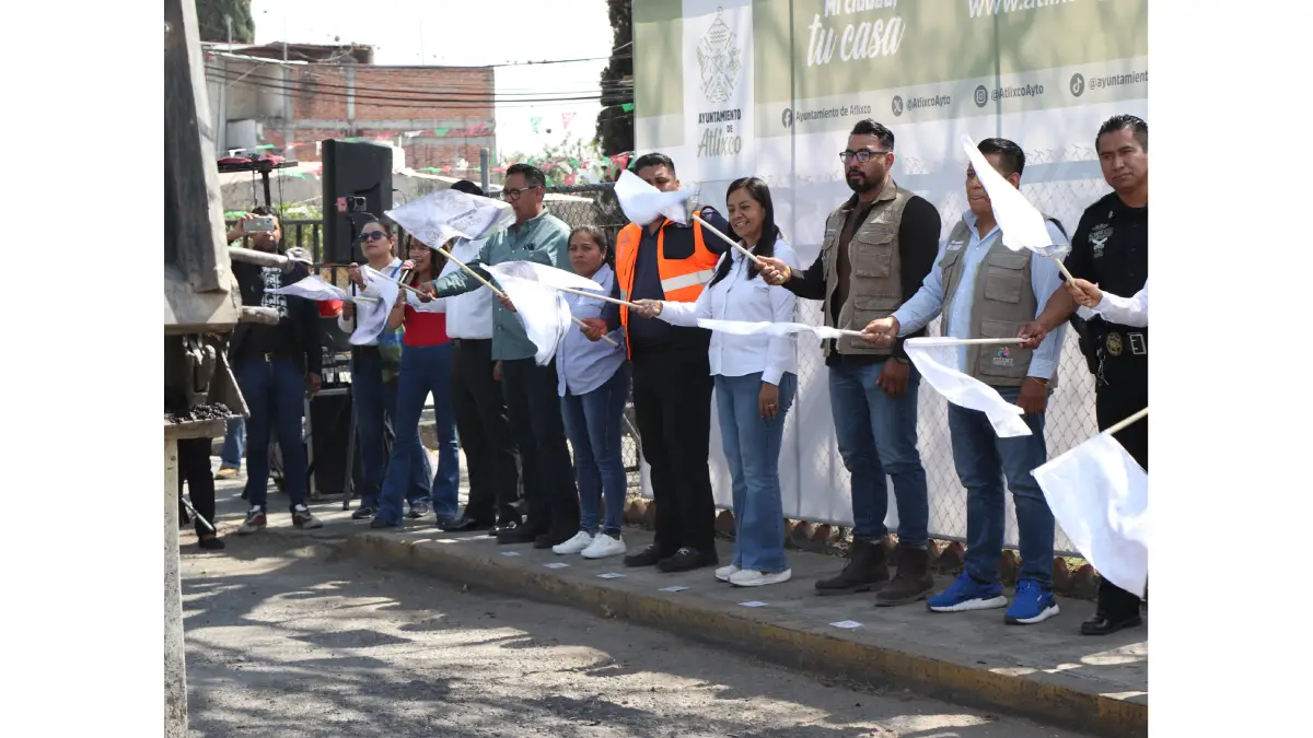 La presidenta Ariadna Ayala arranca el "Bacheotón" en Atlixco