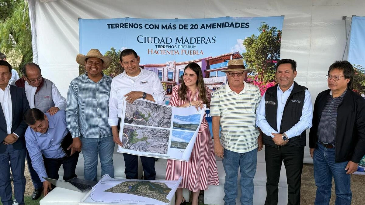 Gobierno mejorará accesos a Tecali y Ciudad Maderas; primeras viviendas estarán en diciembre  