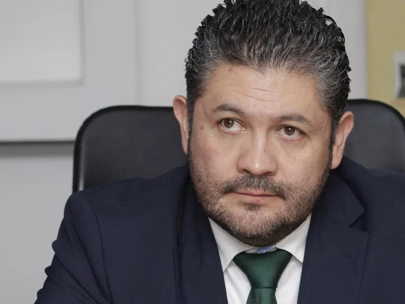 El expriista Enrique Rivera llega a la Comisión de Búsqueda de Personas en Puebla  