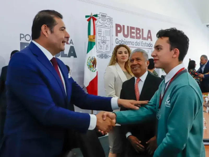 Talento de estudiantes poblanos brilla en Festival Académico Nacional