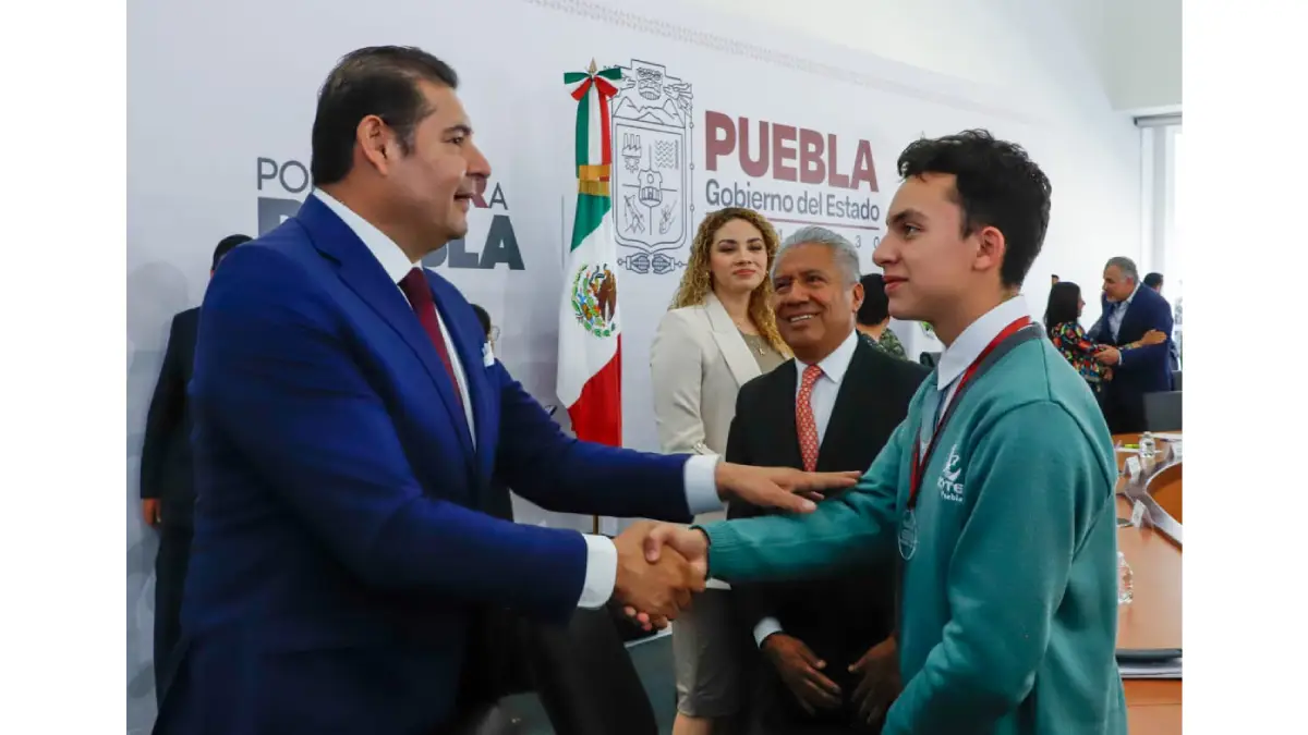 Talento de estudiantes poblanos brilla en Festival Académico Nacional